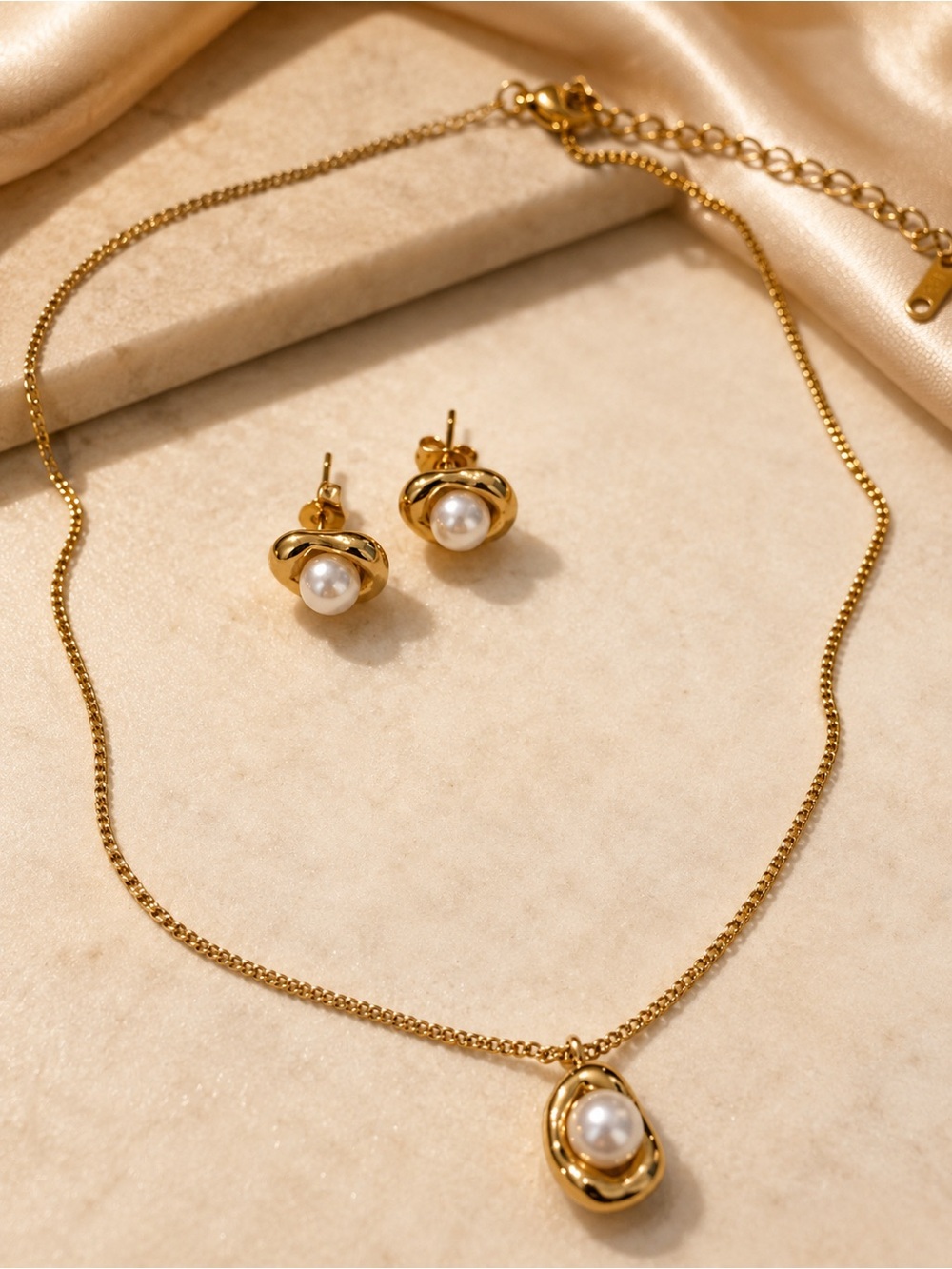 18K Gold Pleated  Pearl Orb Necklace & Stud Earrings Set Stainless Steel.